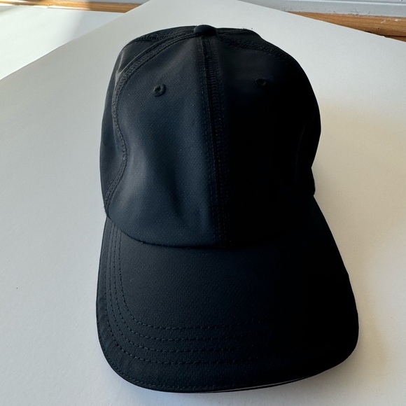 Black cap - Picture 2 of 5